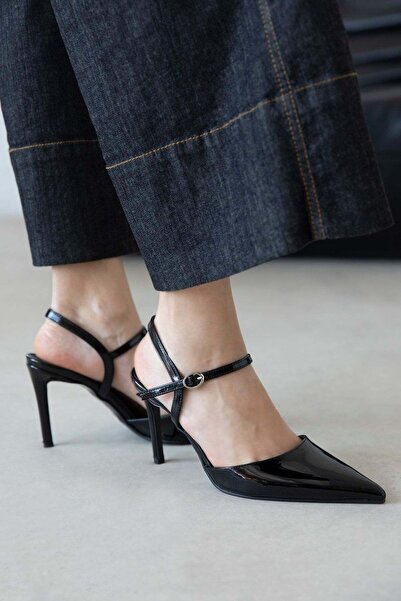 STRASWANS Stella Women's Heeled Patent Leather Shoes Black