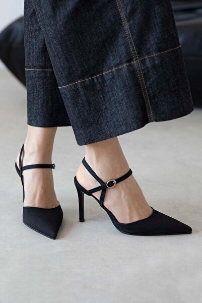 STRASWANS Stella Women's Heeled Fabric Shoes Black