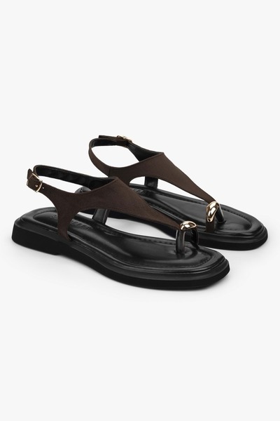 Shoeberry صندل نسائي من كاميلا مصنوع من الجلد السويدي باللون البني
