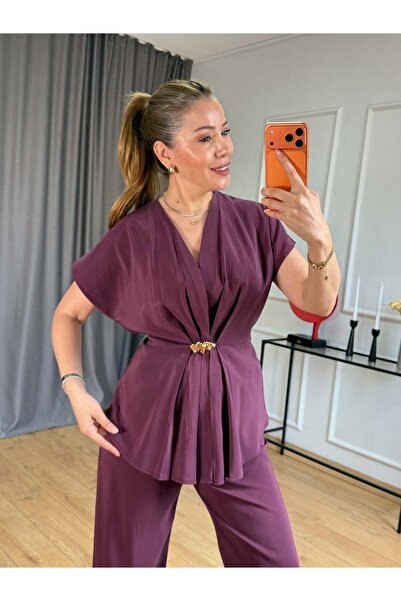 Size Özgü Bordo Broş Detaylı Düşük Omuzlu Takım