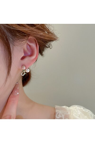 Glamluxe Gold Earrings with Pearl and Crystal Stone Tulip Figures
