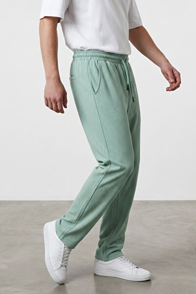 modasende Men's Green Wrinkled Fabric Relaxed Fit Sweatpants with Elastic Waist