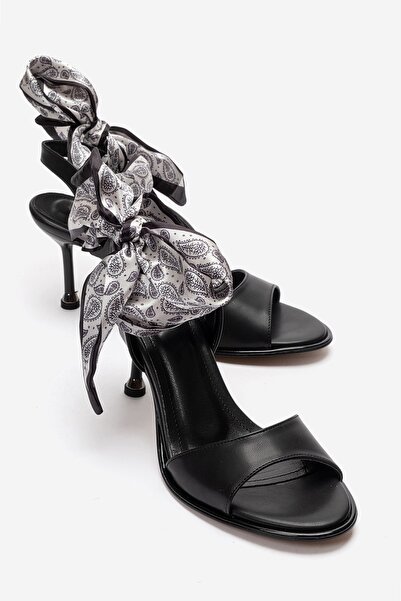 LuviShoes حذاء مارينا نسائي ذو كعب رفيع مع وشاح جلدي أسود