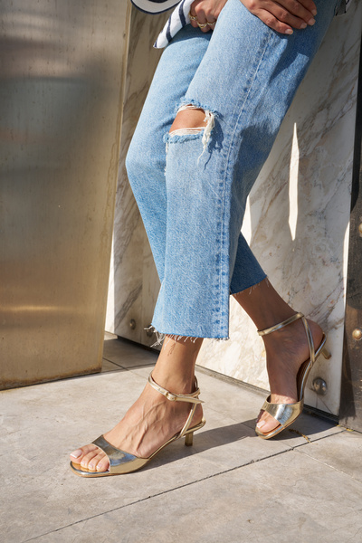 ANGELİNA JONES Pesa Women's Gold Single Strap Mini Heel Sandals