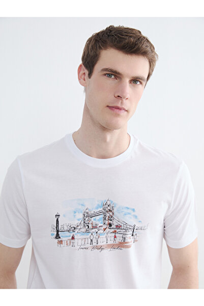 LC Waikiki Trendlucky Men's T-Shirt with Oval Collar and London Print