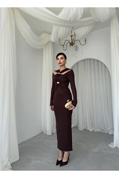 Caddebostan Moda Brooch Detailed Long Sleeve Low-Cut Midi Evening Dress