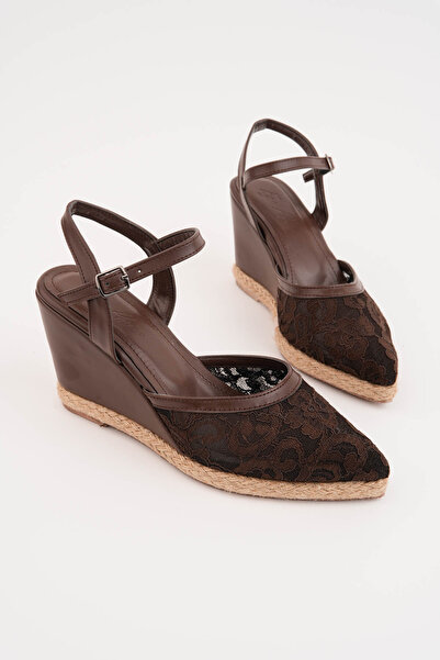 Egepass Monako Italian Lace-Detail Padded Heel Shoes