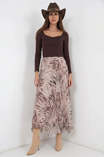 buğrahayalin Women's Square Collar Regular Waist Asymmetrical Cut Pleated Chi...