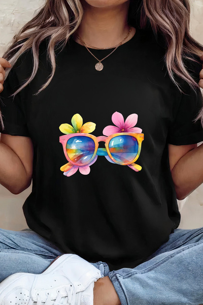 Sarah's Boutique Women's T-shirt – 100% cotton – Floral Shades