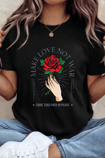 Sarah's Boutique Women's T-shirt – 100% cotton – Make Love
