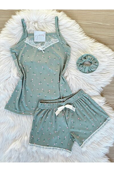 Pijamacs طقم بيجامة بيجاسوس أخضر صغير مزين بالزهور مع شورت