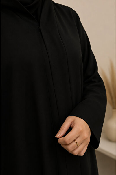 EKEA ABAYA عباية أشواق من متجر (EKEA ABAYA) بقماش ملكي صيفي طايح – قصة نصف كلوش – عباية سوداء فاخرة للمرأة العصرية