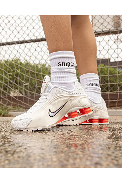 Nike Shox R4 White Casual Sneaker Sportie (Narrow Fit)