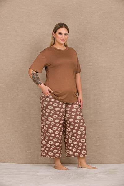 civetta Plus Size Viscose Stylish Design Brown Lip Patterned Short Sleeve Cap...