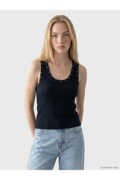 LC Waikiki Rmz Gi̇yi̇m Farkiyla U Women's Ribbed Undershirt with U-Shaped Col...