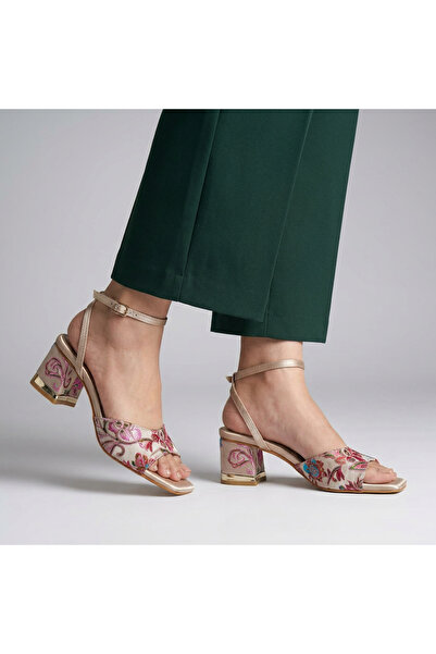 Letafia Valley Ethnic Pattern Ankle Strap Gold Detailed Thick Heeled Shoes