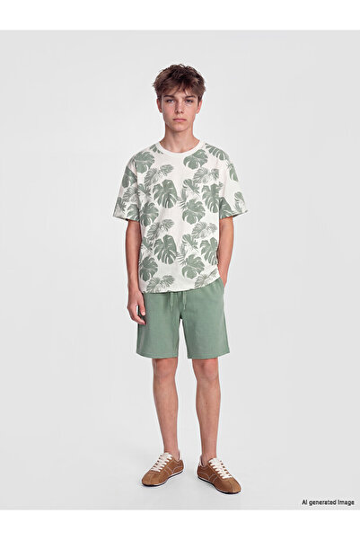 LC Waikiki Lcw Kids Ecru Patterned Boys' T-Shirt and Shorts