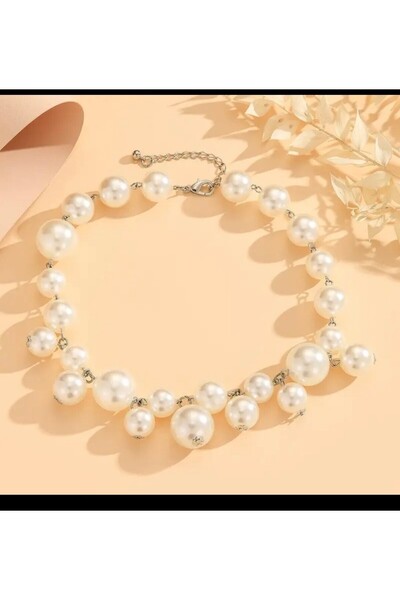 Enanice Pearl Necklace