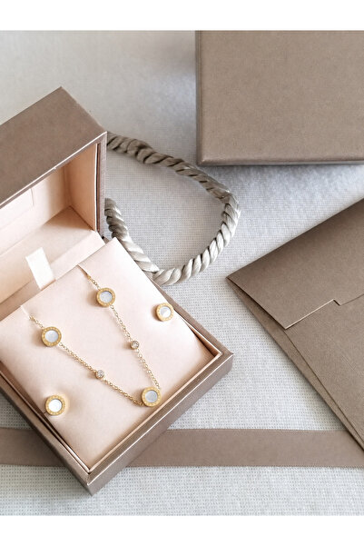 Glamour Galore Earring and Chain Set with Accessories