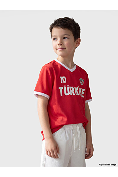 LC Waikiki Esvab • Modern & Distinctive V Dikim Turkey Printed Boys' T-Shirt