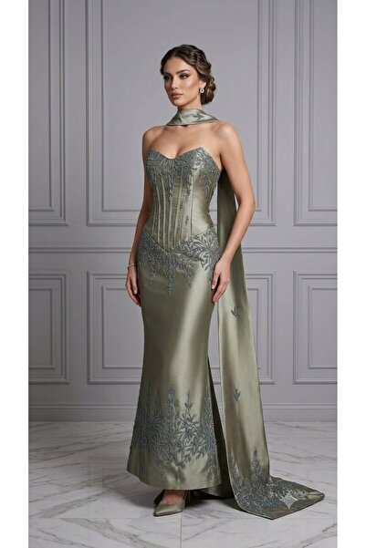 Ahlaa mawda Green Embroidered Evening Dress Without Sleeves with Shawl