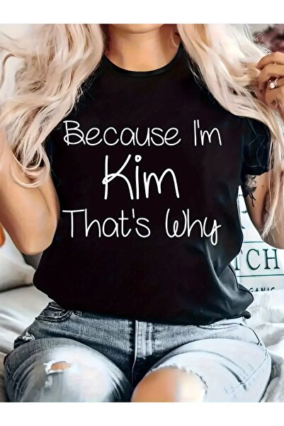 NOURAM تي شيرت كاجوال للنساء بطباعة "Because I'M Kim That's Why" - نمط هندسي ...