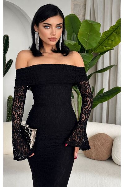 BELLAROBE Madonna Collar Lined Lace Dress
