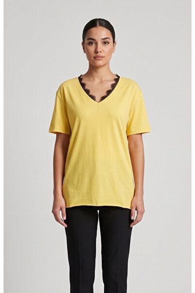 gökçesu Women's 95% Cotton V-Neck Lace Detailed Slit T-Shirt