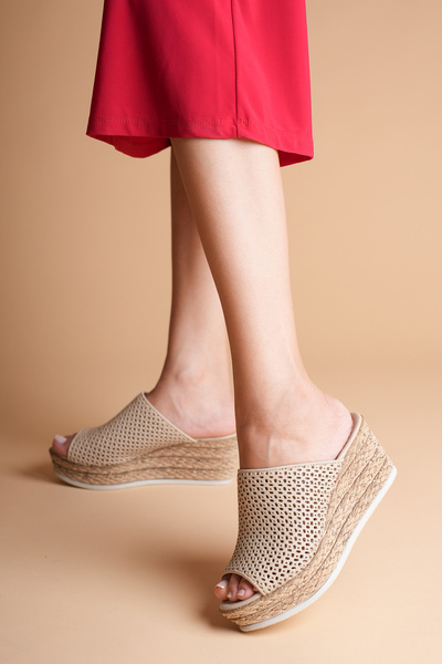 ANALİN SHOES Women's Genuine Leather Perforated Wedge Heel Slippers - Beige