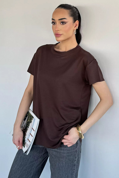 Aryena تي شيرت نسائي بني اللون بقصة ليزر وياقة دائرية