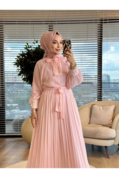 ALANURMODA 25139 فستان من الشيفون بياقة مطوية وربطة عنق باللون الوردي