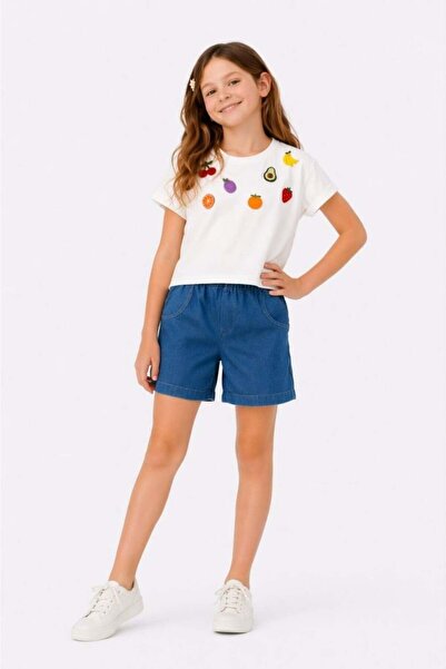 ÇİÇEK İŞLEMELİ T-SHIRT VE KOT ŞORTLU TAKIM