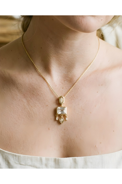 ILSA Stone Pendant Necklace