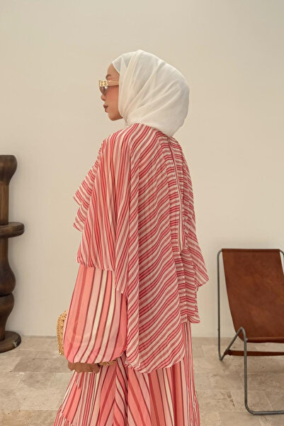 fushya design Pelerin Yaka Detaylı Çizgi Desenli Elbise