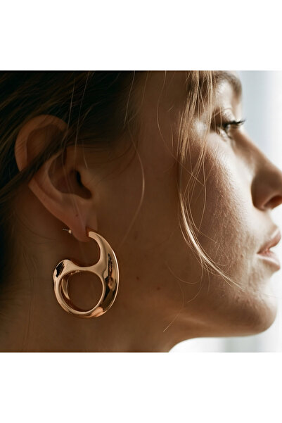 ILSA Fluid Open Ring Form Rose Earrings