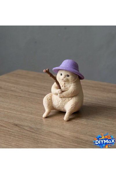 DIYMaX Cat Figure Holding a Fish, Decorative Ornament for Monitor Top, Average Size 5 cm