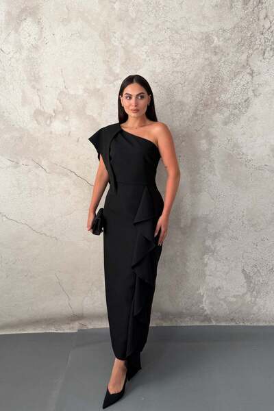 Elbee Fashion Woman فستان أسود مزين بقطع فولان