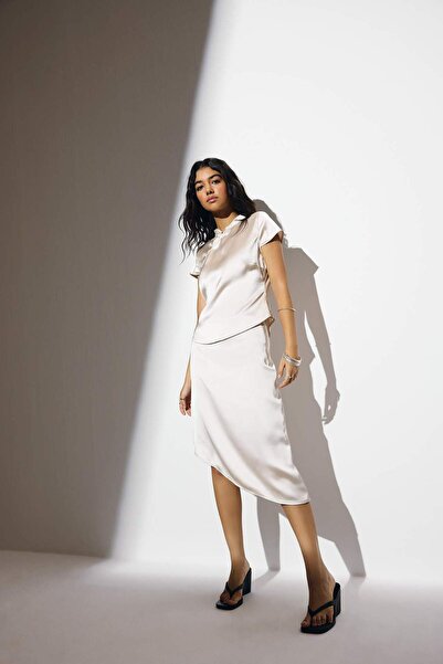 DeFacto Asymmetrical Regular Waist Satin Maxi Skirt I1849Ax26Au