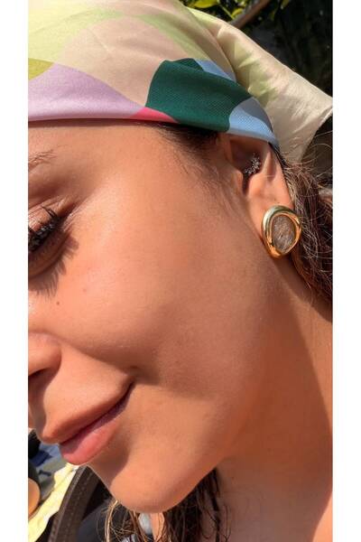 Cadera Jewelry أقراط ذهبية بيضاوية الشكل بتصميم عتيق