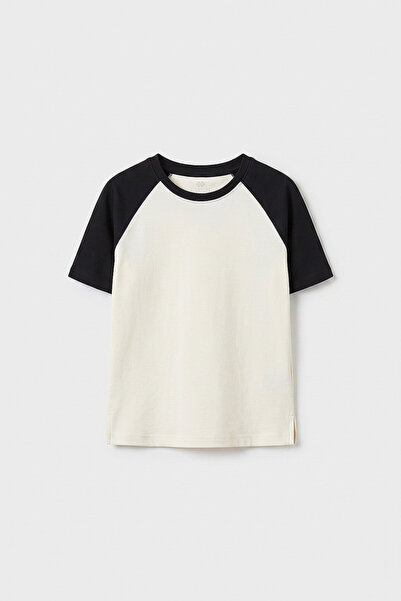 TOMMY LIFE Ecru-Black Standard Fit Raglan Sleeve Girls' T-Shirt - 75180