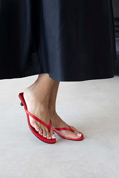 wolk shoes Γυναικεία σατέν σανδάλια Ruiz με τακούνι και σχισμή στο δάχτυλο