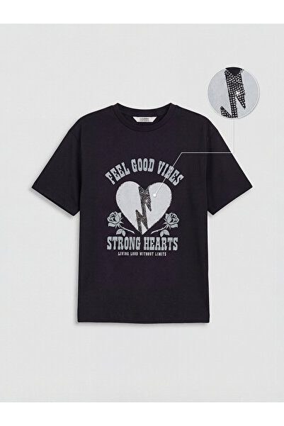 LC Waikiki Trendlucky Girl's T-Shirt with Stone Detail and Printed Pattern