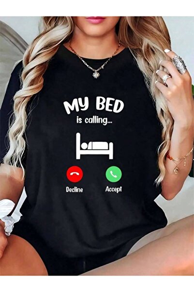 799 تي شيرت نسائي مطبوع عليه "My Is Calling" مع أيقونة السرير وأزرار الاتصال،...