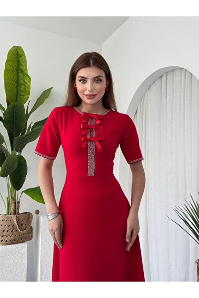 Clothes Fast فستان نسائي أحمر متوسط الطول مزين بفيونكة مرصعة وياقة دائرية وأك...