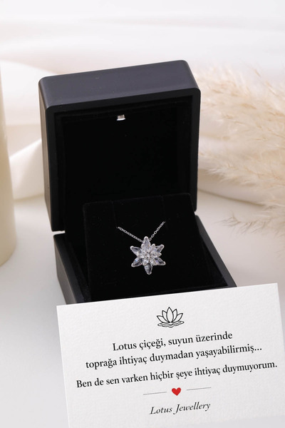 LOTUS JW Işıklı Kolye Kutulu Gümüş Lotus Çiçeği Kolye | 925 Ayar Gümüş Kolye