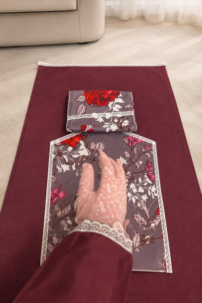 mo67af Prayer Set, Prayer Mat, Prayer Rug, and Prayer Book.