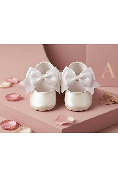 hira kids collection حذاء بناتي بتفاصيل فيونكة كبيرة ونعل ناعم غير قابل للانزلاق