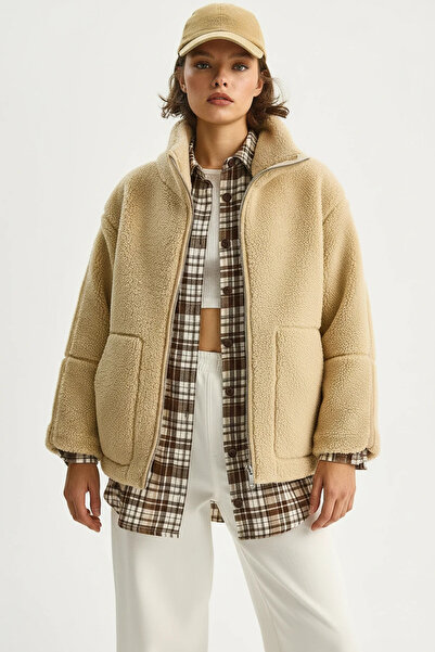Efnaz style Women's Pocket Detailed Zippered Lined Stand Collar Plush Beige Coat