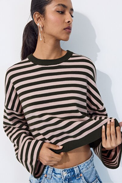Stradivarius Geniş kollu crop triko kazak