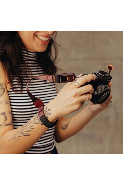 Peak Design CUFF v3 curea de mână violetă pentru cameră